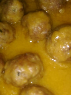 Una foto de Albóndigas con salsa de zanahoria