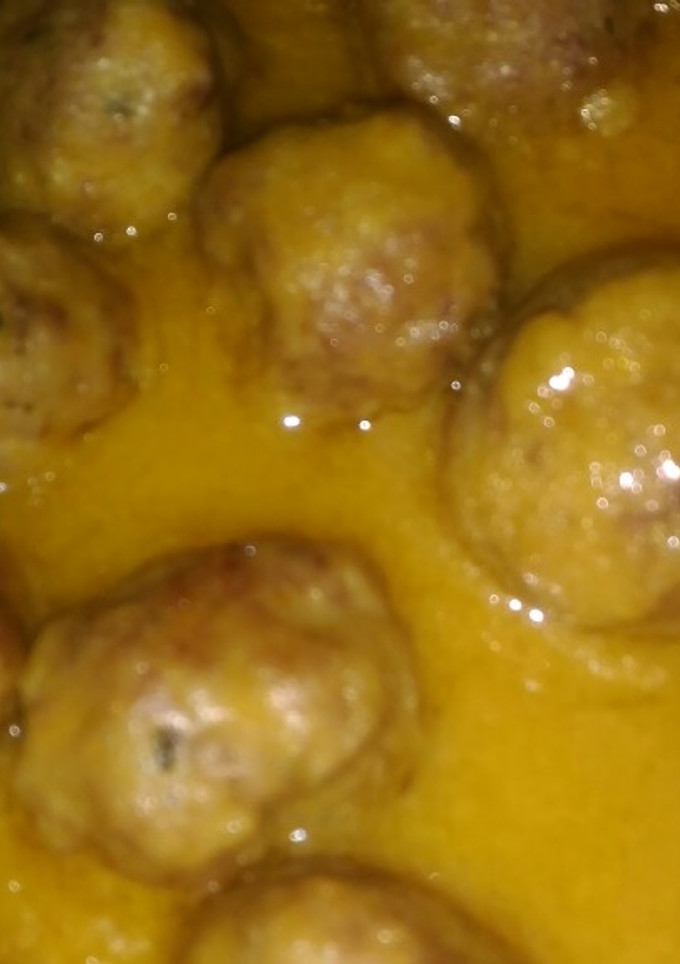 Una foto de Albóndigas con salsa de zanahoria