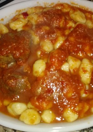 Una foto de Ñoquis de Papa (parte 2) con estofado de carne