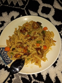 A picture of Macaroni vegetable jollof.