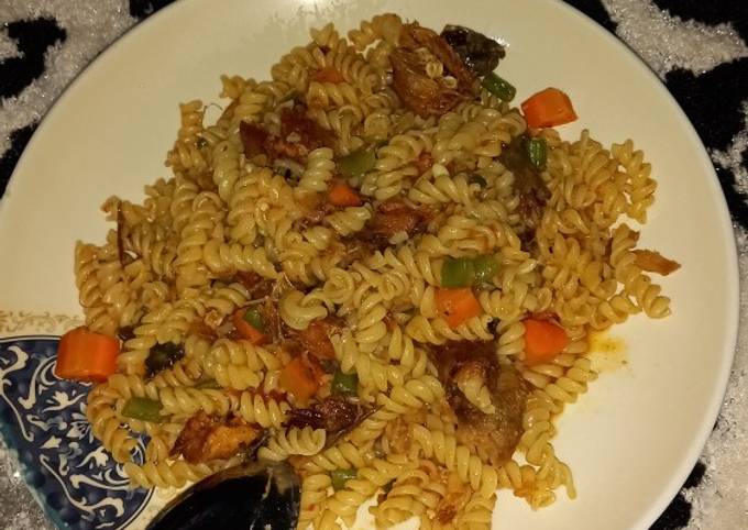 Macaroni vegetable jollof