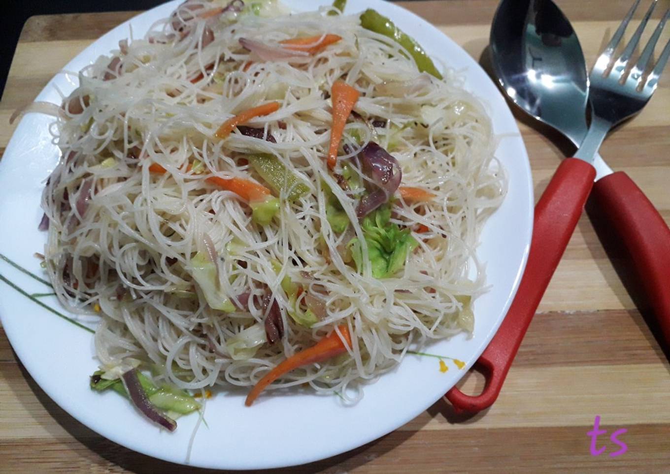 Rice vermicelli stir fry