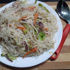 A picture of Rice vermicelli stir fry.