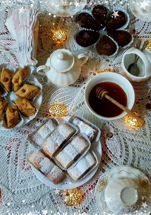صورة لوصفة طاولة العيد مع وصفة المقروض