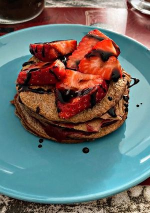 Foto di Pancake proteici al cacao e fragole