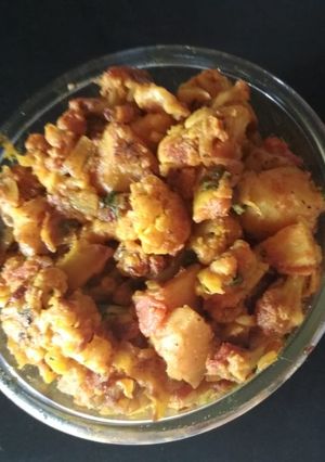 A picture of Cauliflower curry.