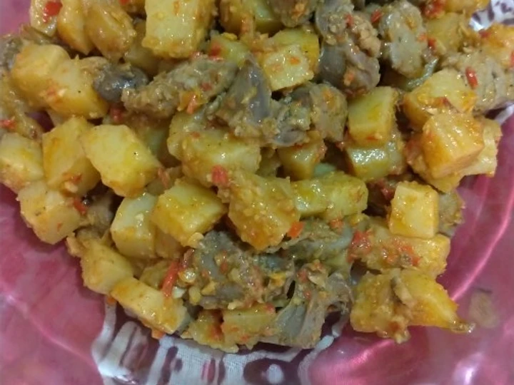 Langkah Mudah untuk Membuat Resep  Sambal goreng kentang ati rempelo (hati ampela) yang Bisa Manjain Lidah, Bikin Ketagihan