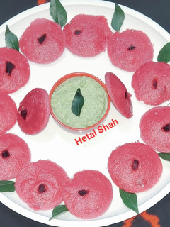 बीटरूट इडली (beetroot idli recipe in Hindi) रेसिपी मुख्य फोटो