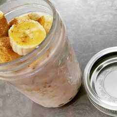 รูปของ Banana Apple Cinnamon Overnight Oat