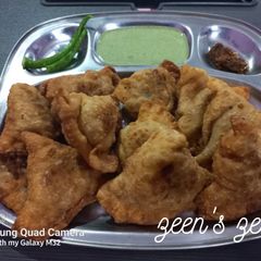 A picture of Matar Aloo Samosas.