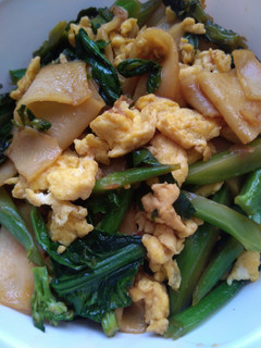 素食泰式炒粄條(素食料理)(簡單料理)(一鍋到底料理) 的食譜成品照片