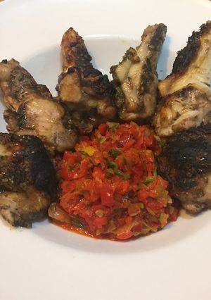 Una foto de Pollo asado con salsa de pimentón | Método grez