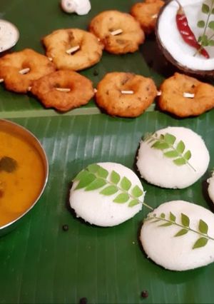 साउथ इंडियन प्लेटर (South Indian platter recipe in Hindi) रेसिपी मुख्य फोटो