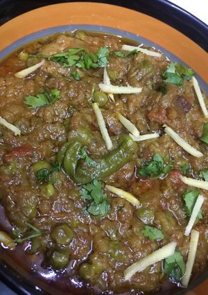 A picture of Band Gobhi Matar Gosht.