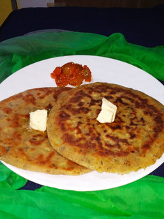 आलू पराठा (Aloo paratha recipe in hindi) रेसिपी मुख्य फोटो