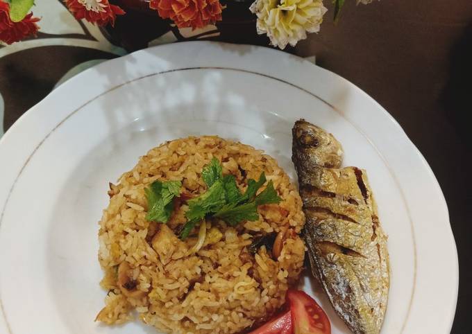 Nasi Goreng Bumbu Rendang