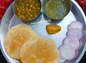 A picture of Chole Bhature.