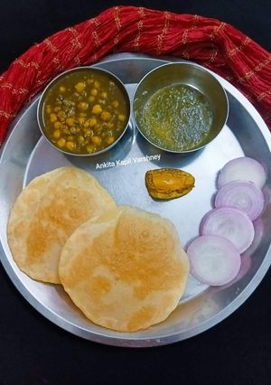 A picture of Chole Bhature.