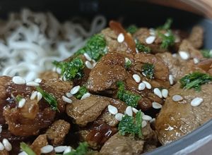 Une photo de 🌱Protéines végétales texturées sauce Teriyaki au caramel