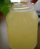 Caipirinha de abacaxi com hortelã