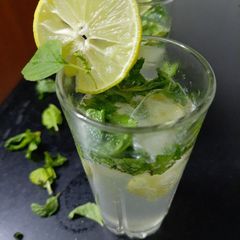 A picture of Virgin mojito.