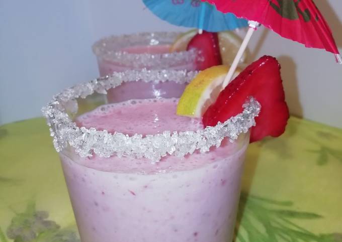 Молочный коктейль 🍹 🍓 🍌