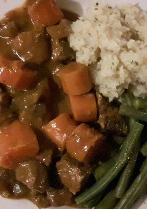 A picture of Beef & carrot stew (slow cooker).
