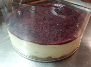 Una foto de Cheesecake de frutos rojos(sin horno)