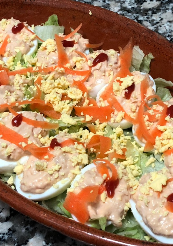 Una foto de Huevos rellenos 👌🏻