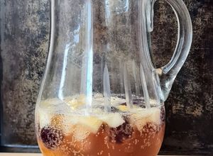 Una foto de Clericó analcohólico, mi versión saludable 🥂 Claret cup de kombucha, mi ponche saludable 🍾