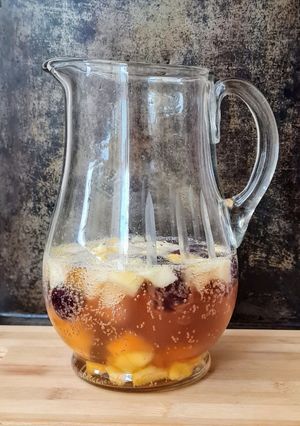 Una foto de Clericó analcohólico, mi versión saludable 🥂 Claret cup de kombucha, mi ponche saludable 🍾