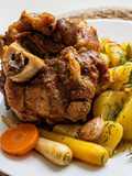 Guiso de patatas con codillo de cerdo