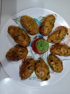 મેથી ના બાફેલા મૂઠીયા રેસીપી મુખ્ય ફોટો