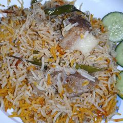 A picture of Yakhni Beef Biryani.