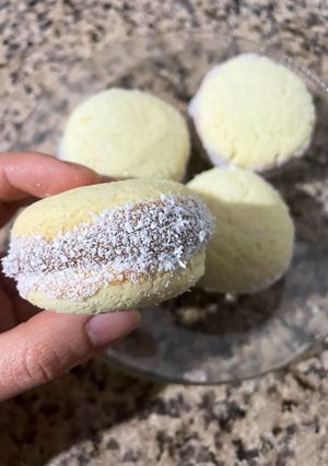 Una foto de Alfajores de maizena 🤍