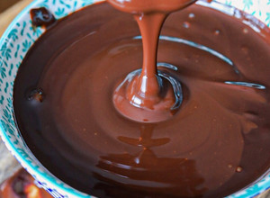 A picture of Homemade chocolate syrup.