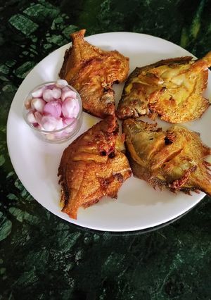 A picture of Pomfret fish 🐠 Masala Fry.