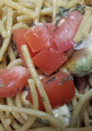 A picture of Garlic Pasta with Mussels.