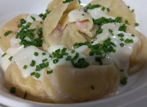 Una foto de Sorrentinos rellenos con jamón y muzarella