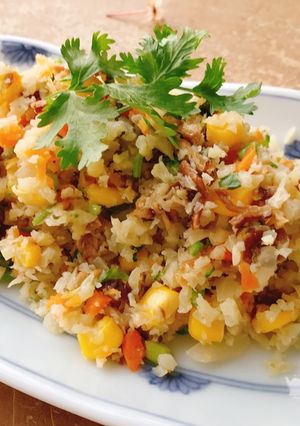 Hình của món Bông cải trắng xào nấm bắp.