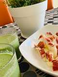 Entrante fresco: gazpacho verde y melón con jamón.🥬