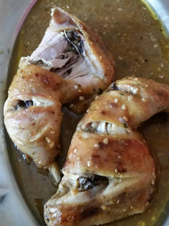 Una foto de Muslos de pollo al horno