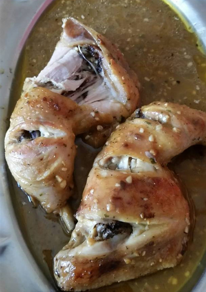 Una foto de Muslos de pollo al horno