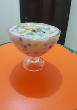 A picture of Fruits shrikhand.
