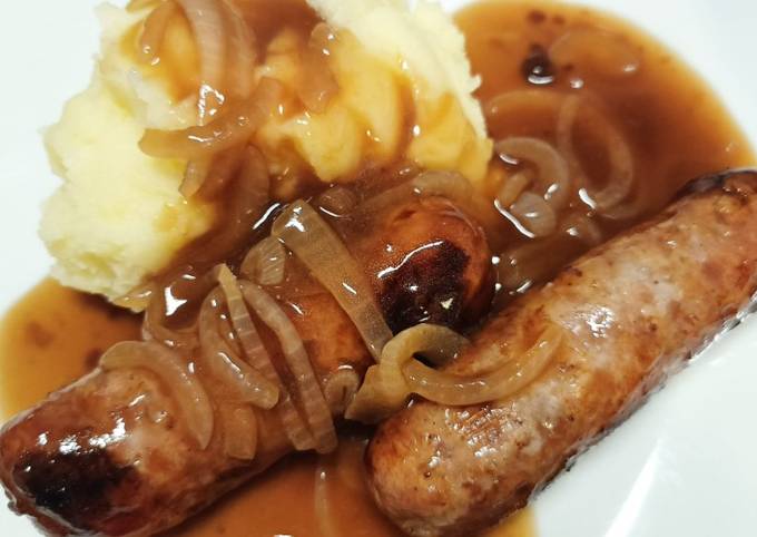 Bangers, mash n onion gravy