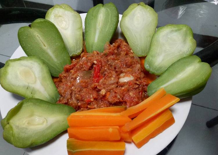 Sambal plus lalapan