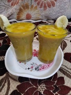 வாழைப்பழ மில்க் ஷேக் (Vaazhaipazha milkshake recipe in tamil) செய்முறை முக்கிய புகைப்படம்