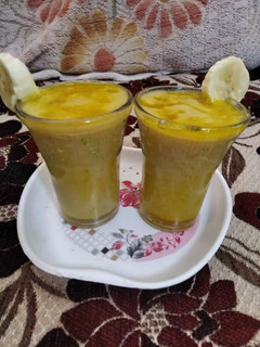 வாழைப்பழ மில்க் ஷேக் (Vaazhaipazha milkshake recipe in tamil) செய்முறை முக்கிய புகைப்படம்