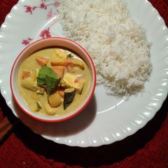 A picture of Veg Thai Green Curry.