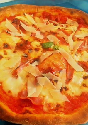 Una foto de Pizza napolitana